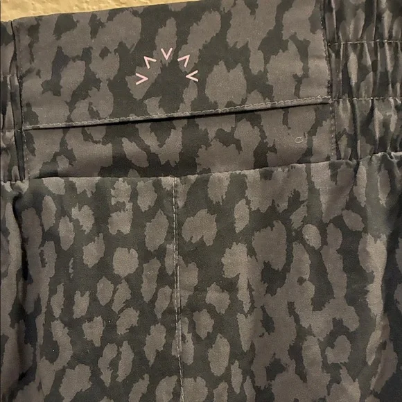 Varley Black Patterned Athletic Shorts - Picture 4 of 7